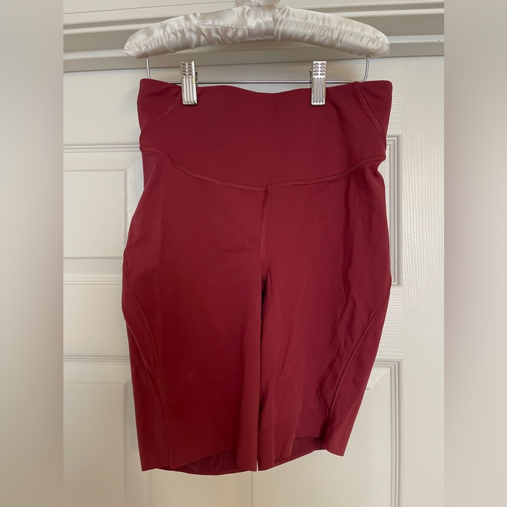Lululemon Base Pace 8” biker shorts size 6 mulled wine color